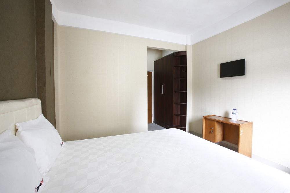 Reddoorz Near Cilandak Town Square Hotel Jakarta Kültér fotó